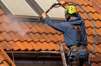 Démoussage et hydrofuge de toiture à Fourdrinoy